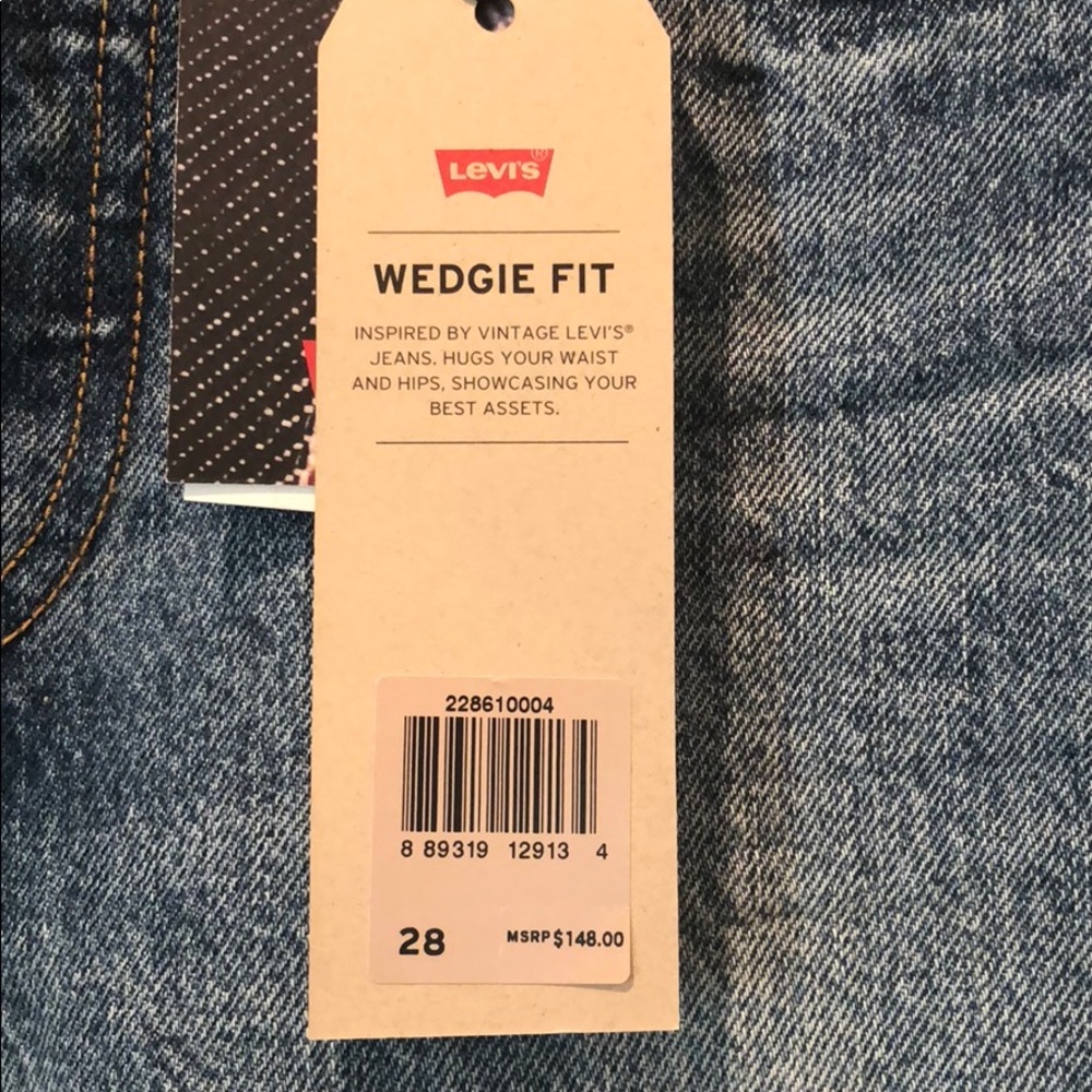 Levis crop jeans
